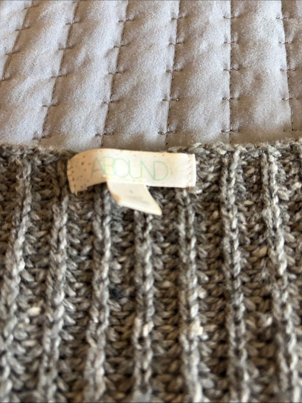 Abound Heather Gray V-Neck Ribbed Sweater - Picture 2 of 4